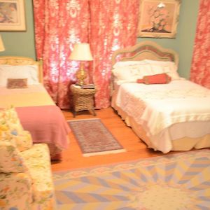 Family Queen Room