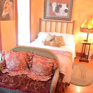 Family Queen Room