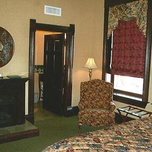 Queen Room Non-Smoking