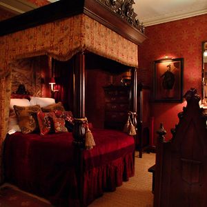 Deluxe Suite Inner Sanctum