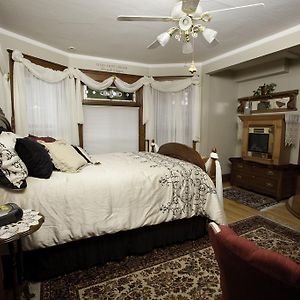Queen Suite