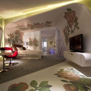 Superior King Suite