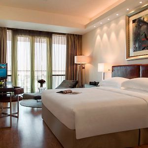 One-Bedroom King Suite