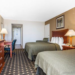 Queen Room Two Queen Beds Non-Smoking
