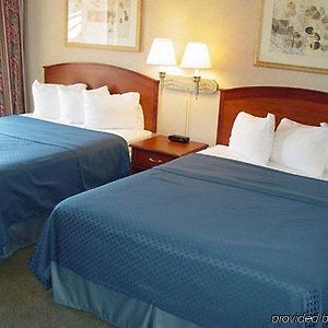 Queen Suite Two Queen Beds Non-Smoking