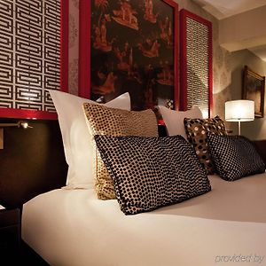 Classic Queen Room
