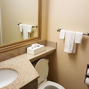 Deluxe Queen Room Disability Access