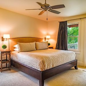 Cosmopolitan King Room