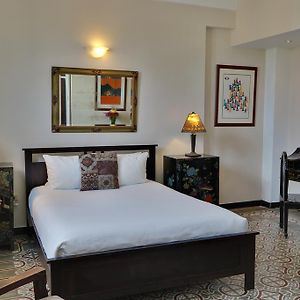 Classic Queen Room