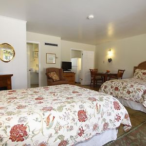 Queen Room Two Queen Beds