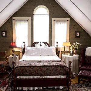 Queen Suite