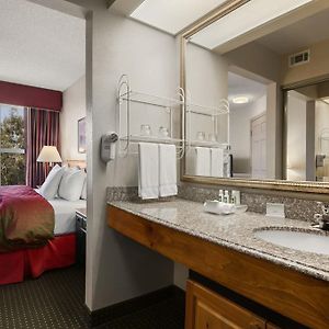 One-Bedroom King Suite Non-Smoking