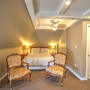Tradition Queen Room