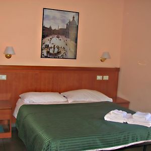 Annex Room