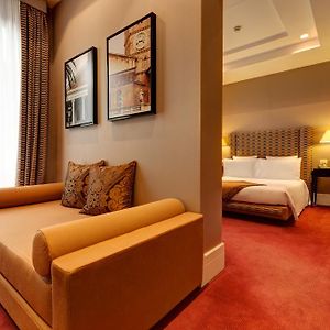 Comfort Queen Room