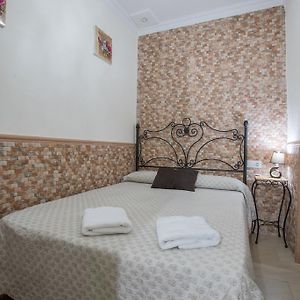 Single Room Private Bathroom