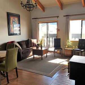 Deluxe Queen Suite