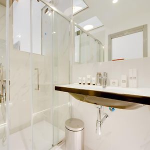 Superior King Suite