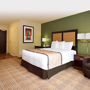Queen studio 1 Queen Bed Disability Access or Non-Smoking