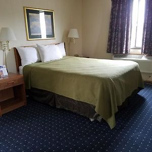 Standard 1 Queen Bed Non-Smoking