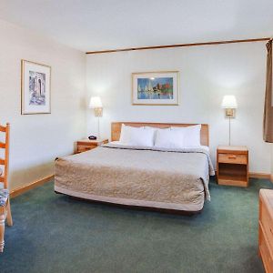 Deluxe King Room Spa Bath Non-Smoking