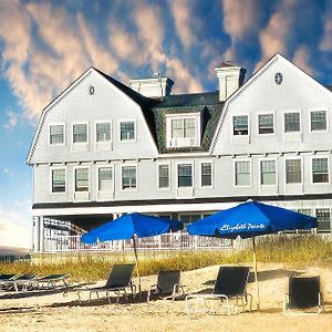 Elizabeth Pointe Lodge