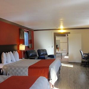 Red Roof Inn & Suites Monterey