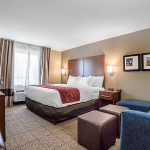 Queen Suite Mobility accessible