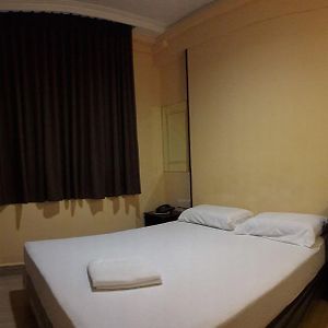 Budget King Room