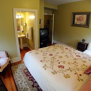 Queen Suite