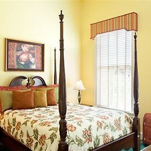 One-Bedroom King Suite