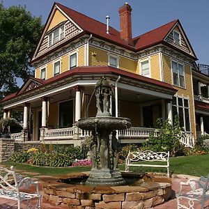 Rivertown Inn
