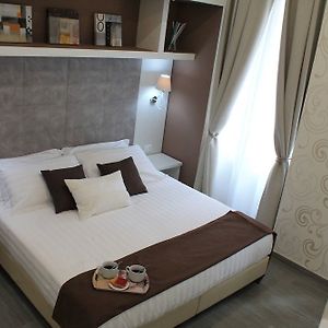 Elenoire Rooms & Suite