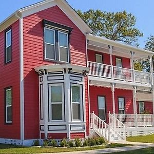 Red Velvet Inn