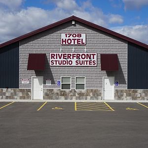 Riverfront Studio Suites