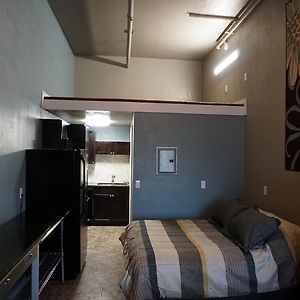 Deluxe Queen Studio