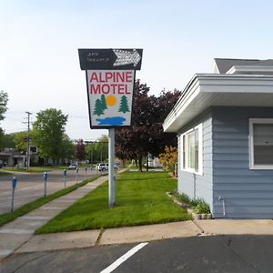 Alpine Motel In Heart Of Wisconsin Dells Downtown.