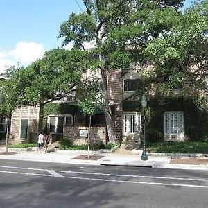 The Quarters At Hardin House