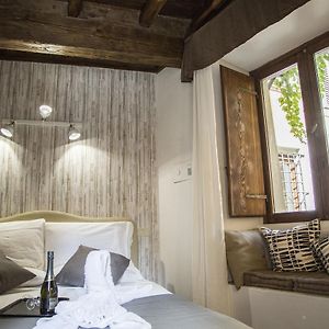 Do-Do Navona Suites