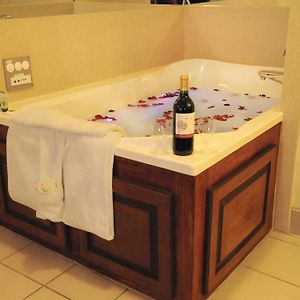 King Room Spa Bath