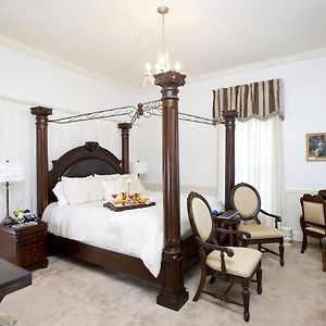 Private Bathroom King Room