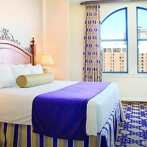 One-Bedroom King Suite