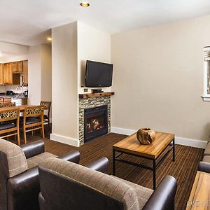One-Bedroom King Suite