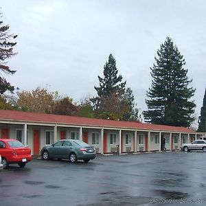 Red Carpet Inn Medford