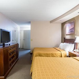 Double Room Pool View Non-Smoking