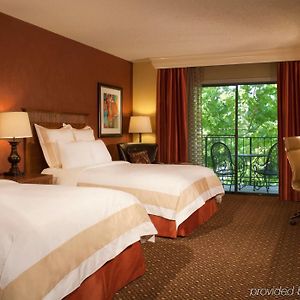 Upper Floors Queen Room