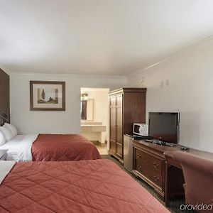 Queen Room Two Queen Beds Non-Smoking