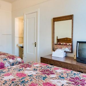 Private Bathroom Twin Room