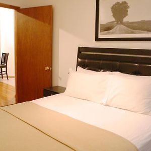 Deluxe One-Bedroom Suite