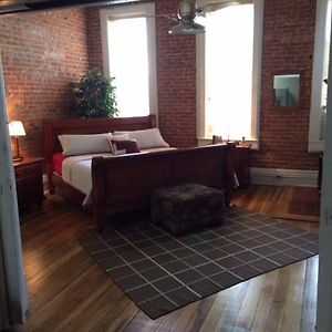 Second Floor King Suite